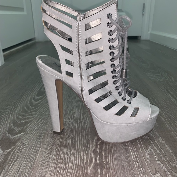 Michael Antonio Timber - Light Grey - Picture 4 of 8